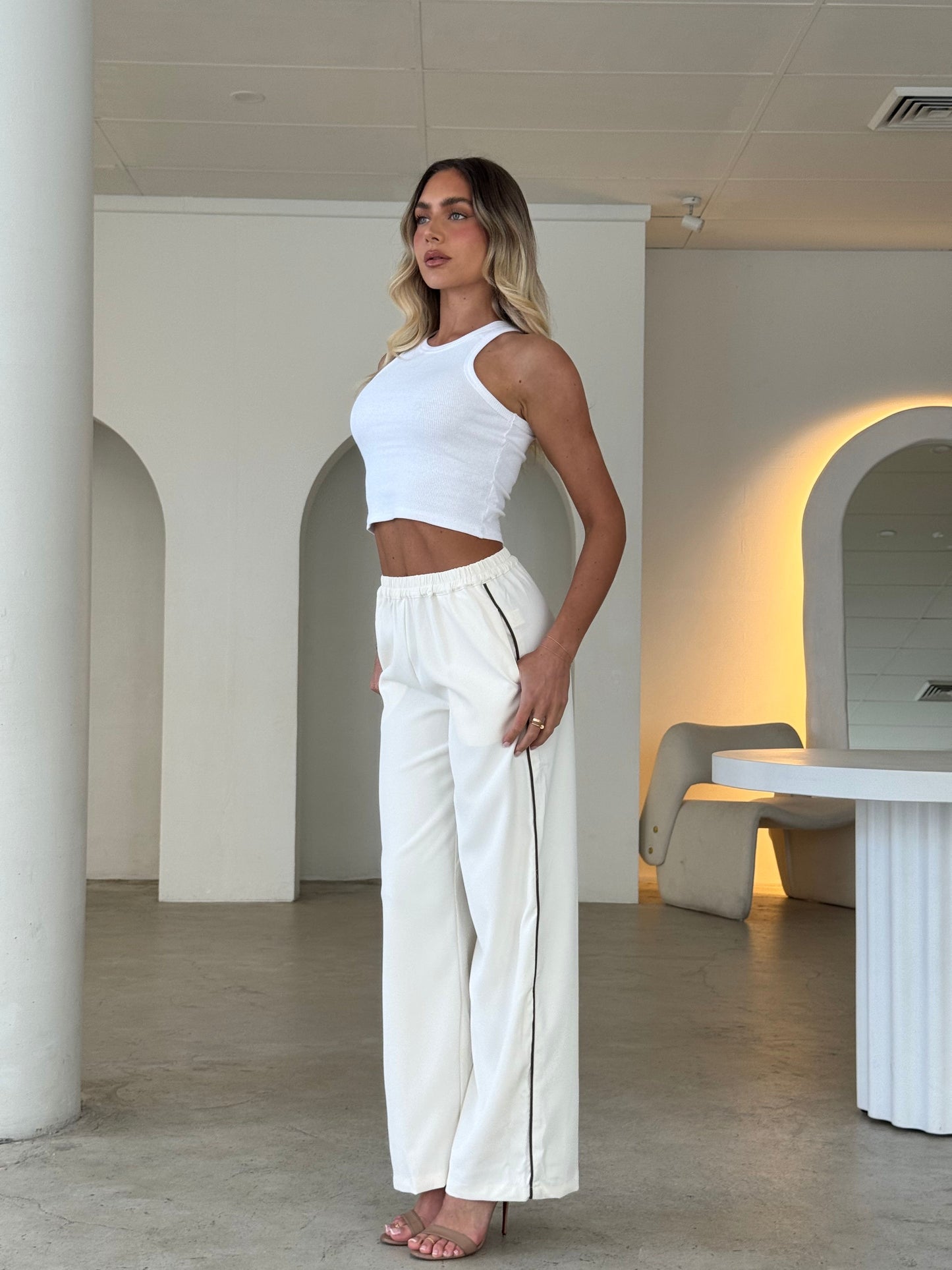 SHELBY SINGLET TOP - WHITE