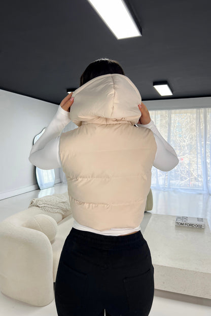 COZY PUFF JACKET (SLEEVES CUT) - CREAM