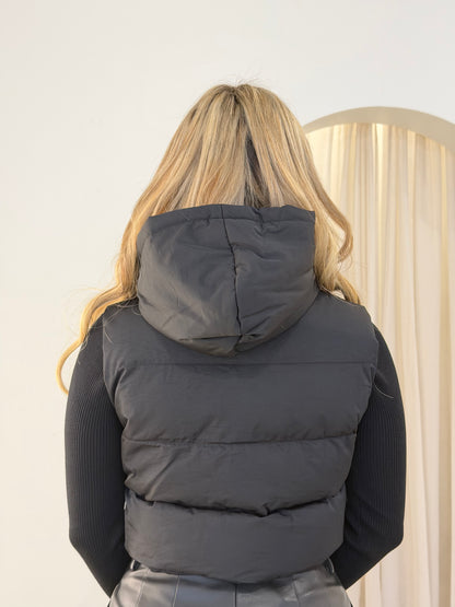 COZY PUFF JACKET (SLEEVES CUT) - BLACK