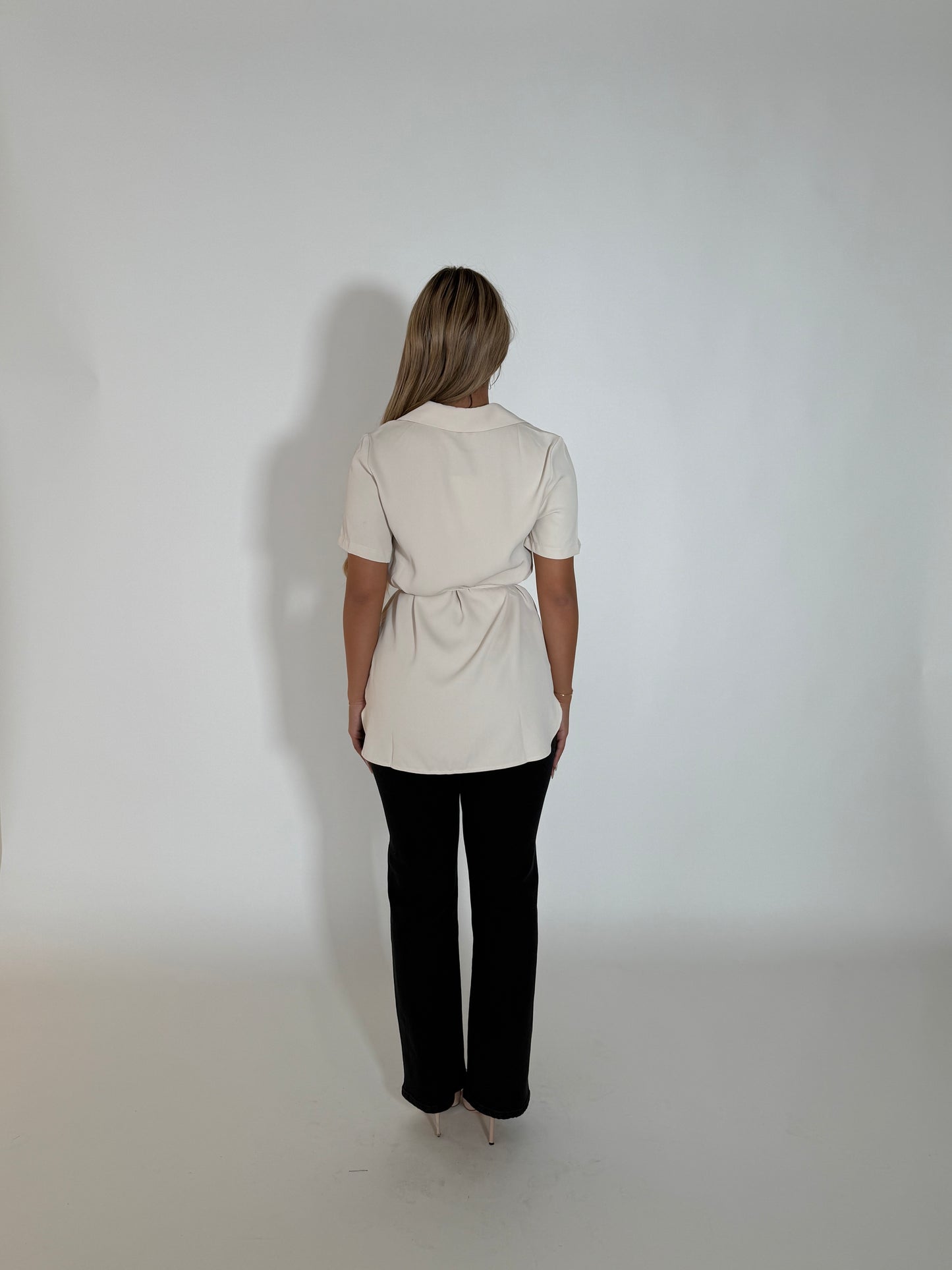 SANDRA TOP - BEIGE (SHORT SLEEVE)