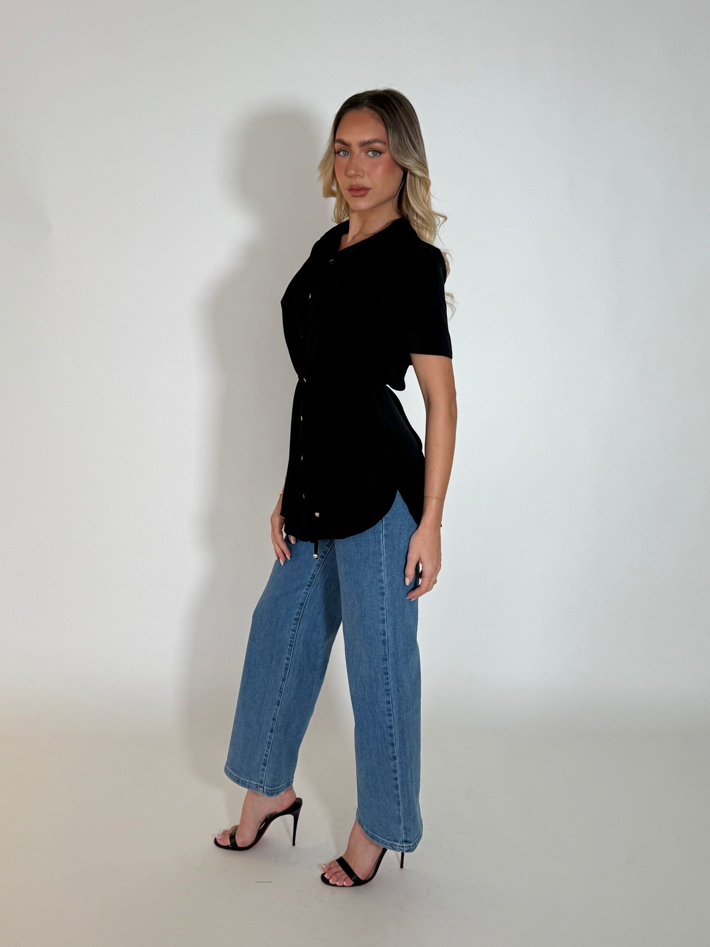 SANDRA TOP - BLACK (SHORT SLEEVE)
