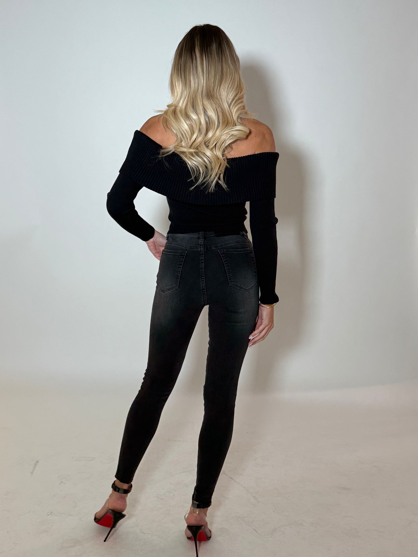SKAI KNIT TOP - BLACK