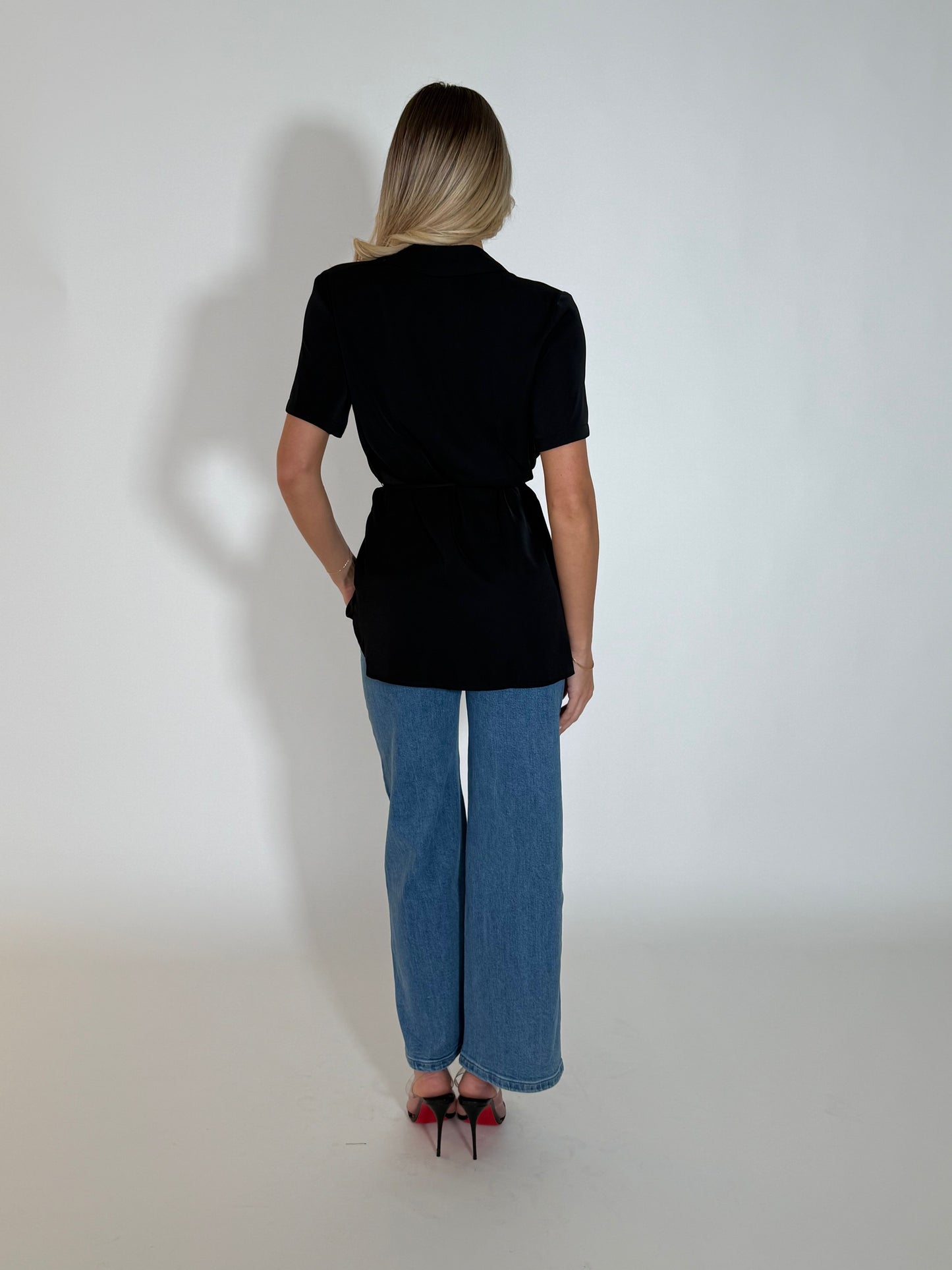 SANDRA TOP - BLACK (SHORT SLEEVE)