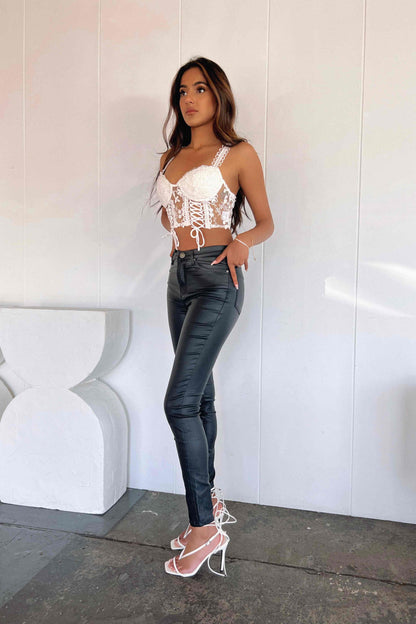 CAMI NIGHTS PLEATHER  - BLACK DENIM